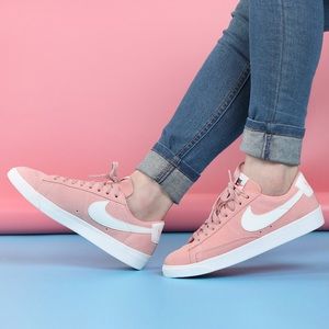 nike blazer low sd women's